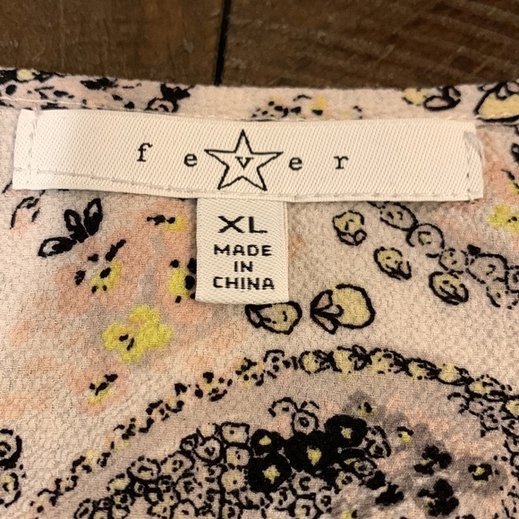 FEVER ⭐️Women’s Blouse sz X-Large - Picture 3 of 11